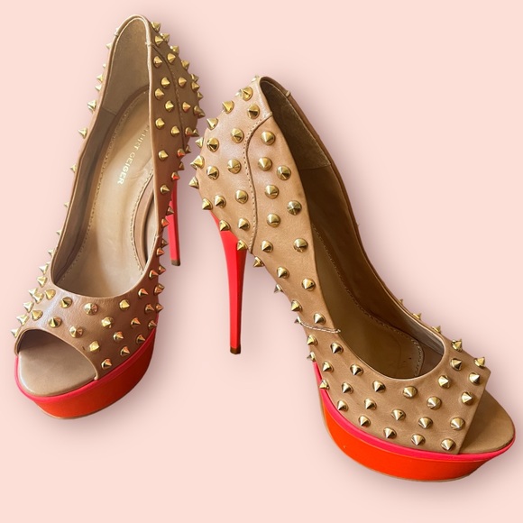 KURT GEIGER ERIS Y2K ICONIC 5.5 INCH STILETTO PEEP TOE PUMPS WITH GOLD STUDS - Picture 4 of 4